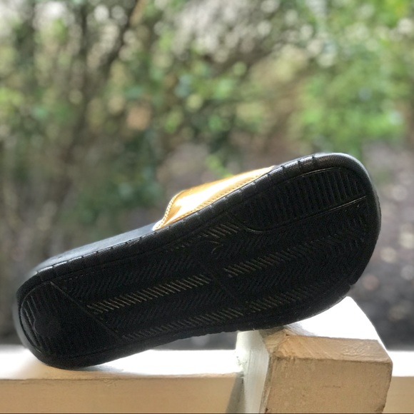 Sale🔥 5 Star NWT UO x Nike JD Gold Glitter Slide - Picture 6 of 8